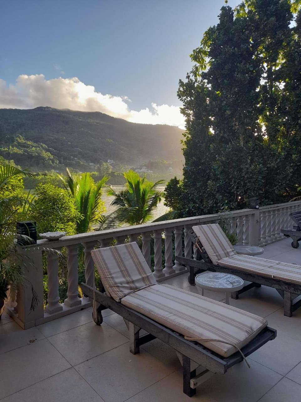 Bayview Villa -Sea Side Villa Anse Boileau Exterior foto